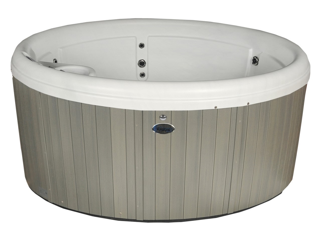 Compact holiday home hot tub
